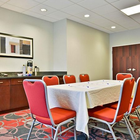 Holiday Inn Express & Suites Utica, An Ihg Hotel Business photo
